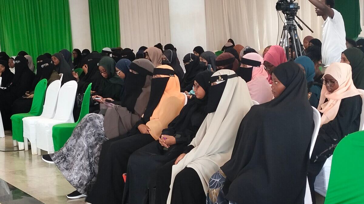 Gaza Crisis Takes Center Stage at AMUCKS 1st Sisters Conference; Nabila İbrahim Urges Boycott of Pro-Israel Products